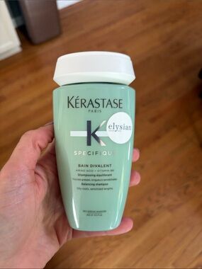 Kérastase Specifique Bain Divalent Shampoo - Mint Green & White